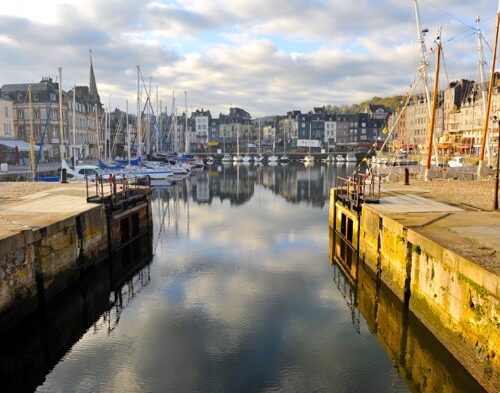 Le vieux bassin de Honfleur en Normandie - La Vie de Cocagne